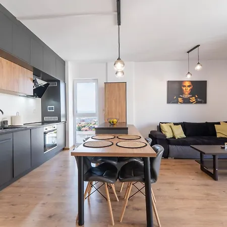 Mohost Nine - Modern Alphaville With Views *
