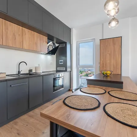 Mohost Nine - Scenic View In Alphaville Apartment